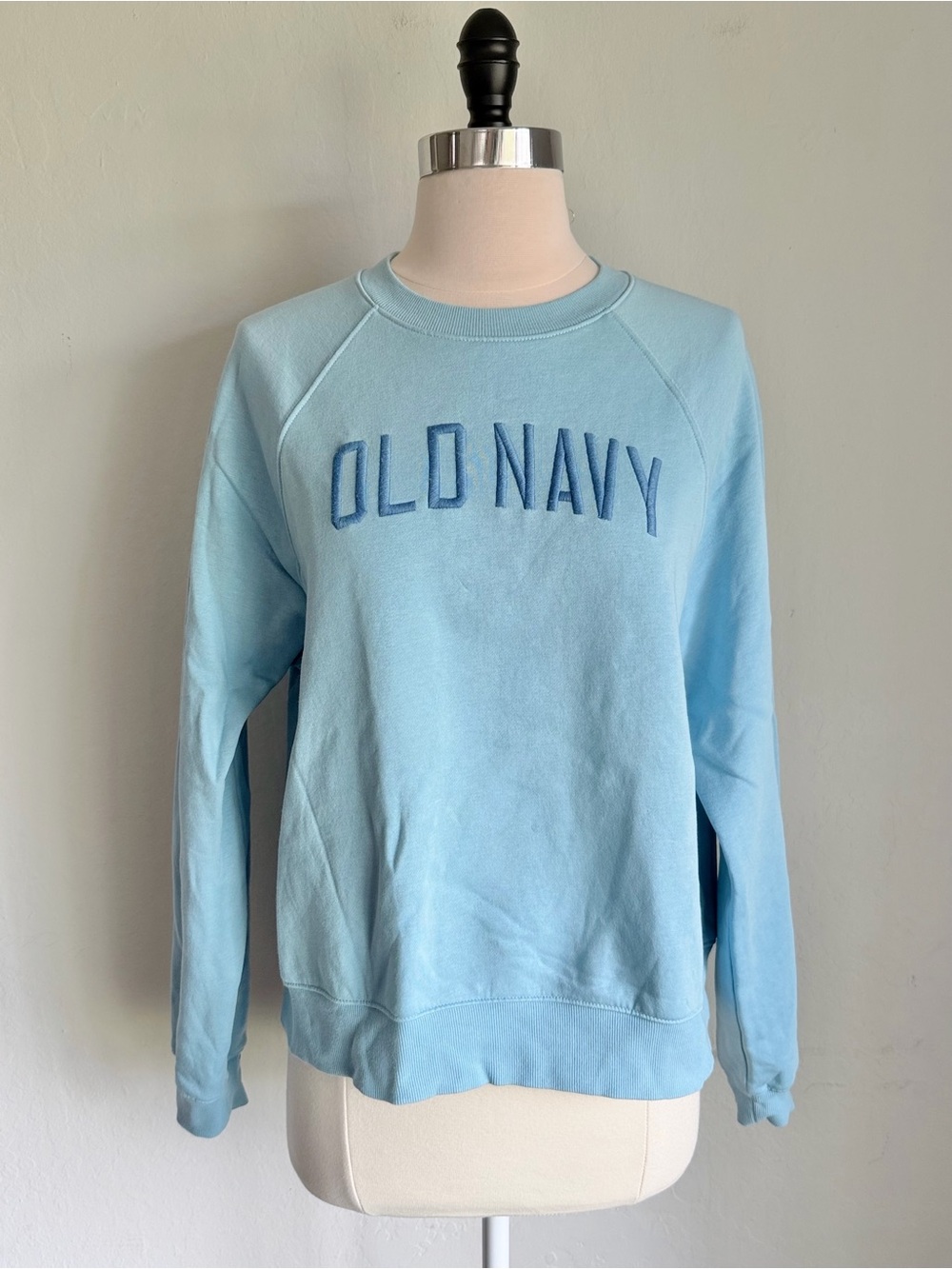 Old Navy Raglan Fleece Light Blue Crewneck Sweatshirt Embroidered Logo Front, S